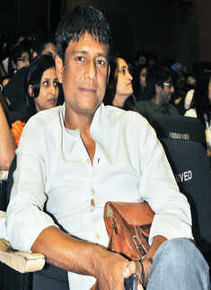 DU's theatrical outing