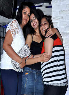 Party peeps in the city