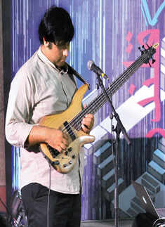 Delhi's date with guitars & music