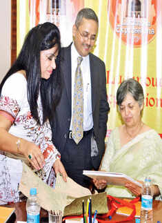 Dr Veena Oldenburg visits Lucknow