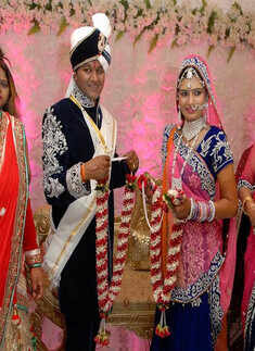 Safal, Sneha Shahu's wedding party