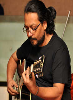 Cascading vocals at Virgose