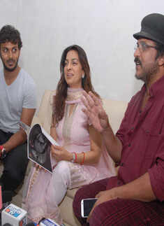 Juhi Chawla visits Ravichandran