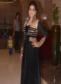 Akash and Khushboo Valeja's wedding reception