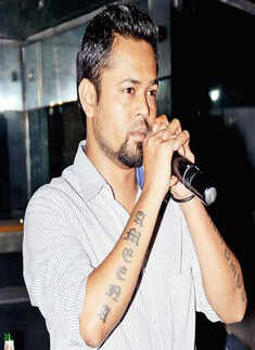 Karaoke night at Aqua