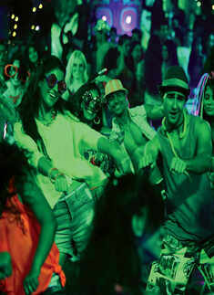 Lekar Hum Deewana Dil