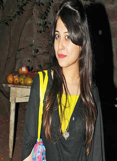 Fehmida ki Sanchak Mehendi play