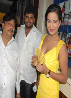 Poonam promotes Love is Poison