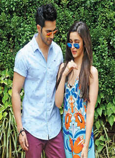Varun, Alia visit Hyderabad