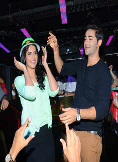 Armaan Jain, Deeksha Seth party hard 