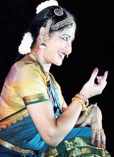 Meenakshi performs