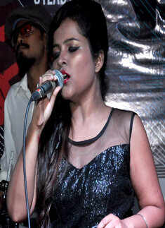 A Latino night at Jamsteady