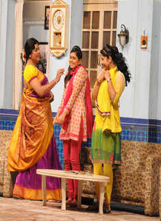 Play: Moruchi Mavshi 