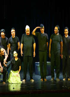 Play: Vishwa Vikhyathamaya Mooku