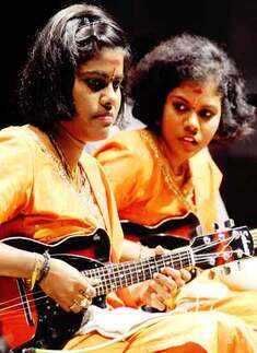 Performance: Mandolin sis.