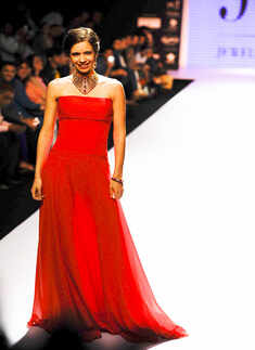 IIJW '14: Jewels By Preeti