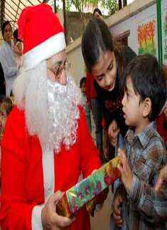 Santa visits play school