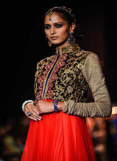 IIJW '14: Golecha Jewels