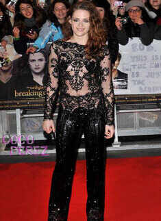 Divas in gothic look