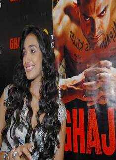 Jiah at 'Ghajini' promo