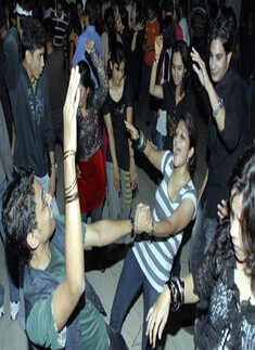 Party by Motif Infotech