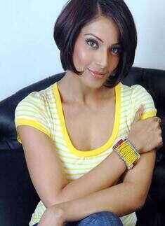Bipasha's short hair