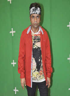 Humme Toh Loot Liya: On the sets