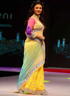 Divyanka, Taapsee @ Fashion show