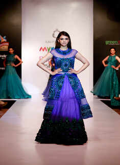 Aditi, Zoya @ Bangalore Fashion Week