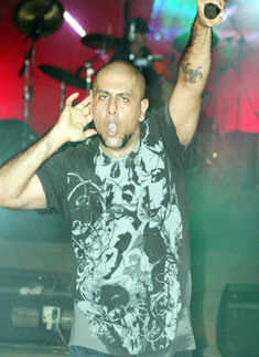 'Pentagram' performs