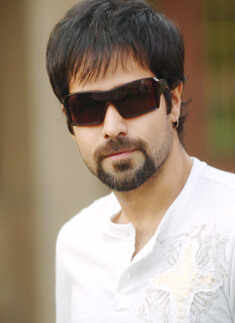 Emraan promotes 'Raaz'