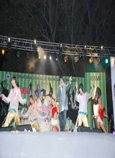 Bombay Vikings performs