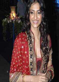 Sonam goes traditional