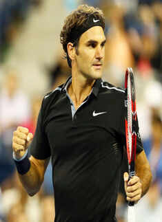US Open: Federer advances