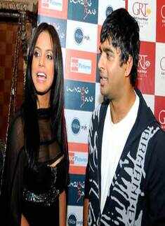 Madhavan & Neetu at Jewellery shop