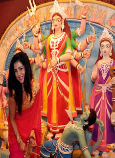 Tolly celebs take part in Puja frenzy