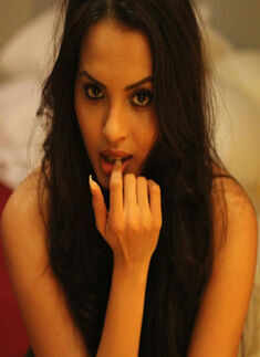 Gail Da Silva stands as first runner up at Miss United Continent 2014