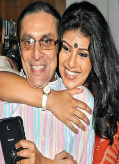 Gogol Er Kirti: Premiere