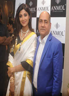 Shilpa Shetty @ Anmol Jewellers