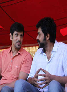 Stars protest against Jayalalithaa's arrest