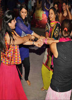 Jasbir Jassi at dandiya night