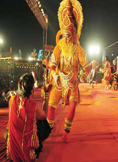 Vivek enjoys Ramlila flavour