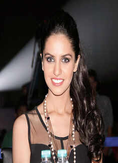 Mirchi Queen Bee '14