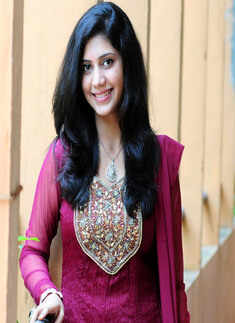 Tarushi promotes Study Tour