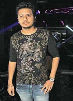 Fashionistas party in style