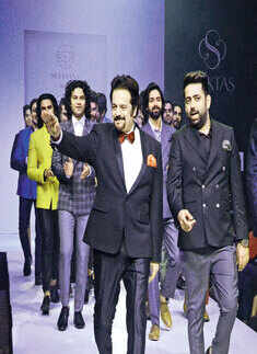 Fashionable evening in Delhi