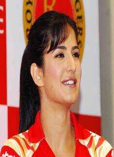 Kaitrina at an event