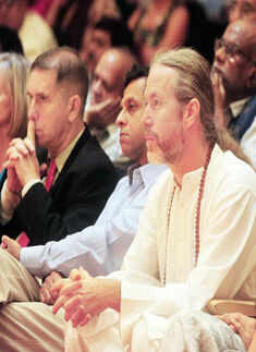 Shye Ben Tzur performs Hebrew qawwali