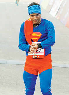 Celebrities cheer Delhi at Half Marathon