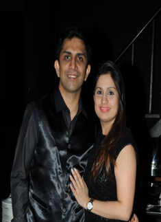 &lsquo;Couples only&rsquo; karaoke night in Hyderabad